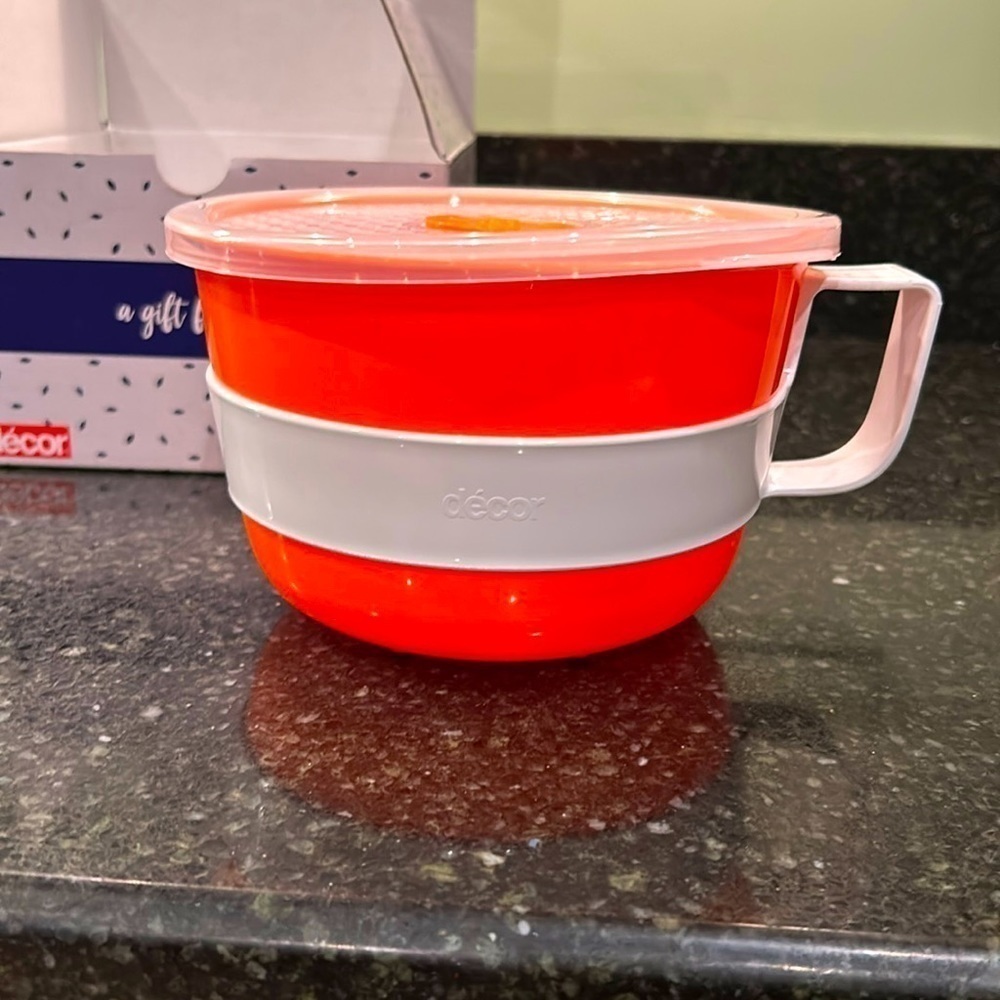 NEW Microwave Bowl 4.85 Cups by Studio Decor Rugby Orange Bowl Lid Soup Bowl